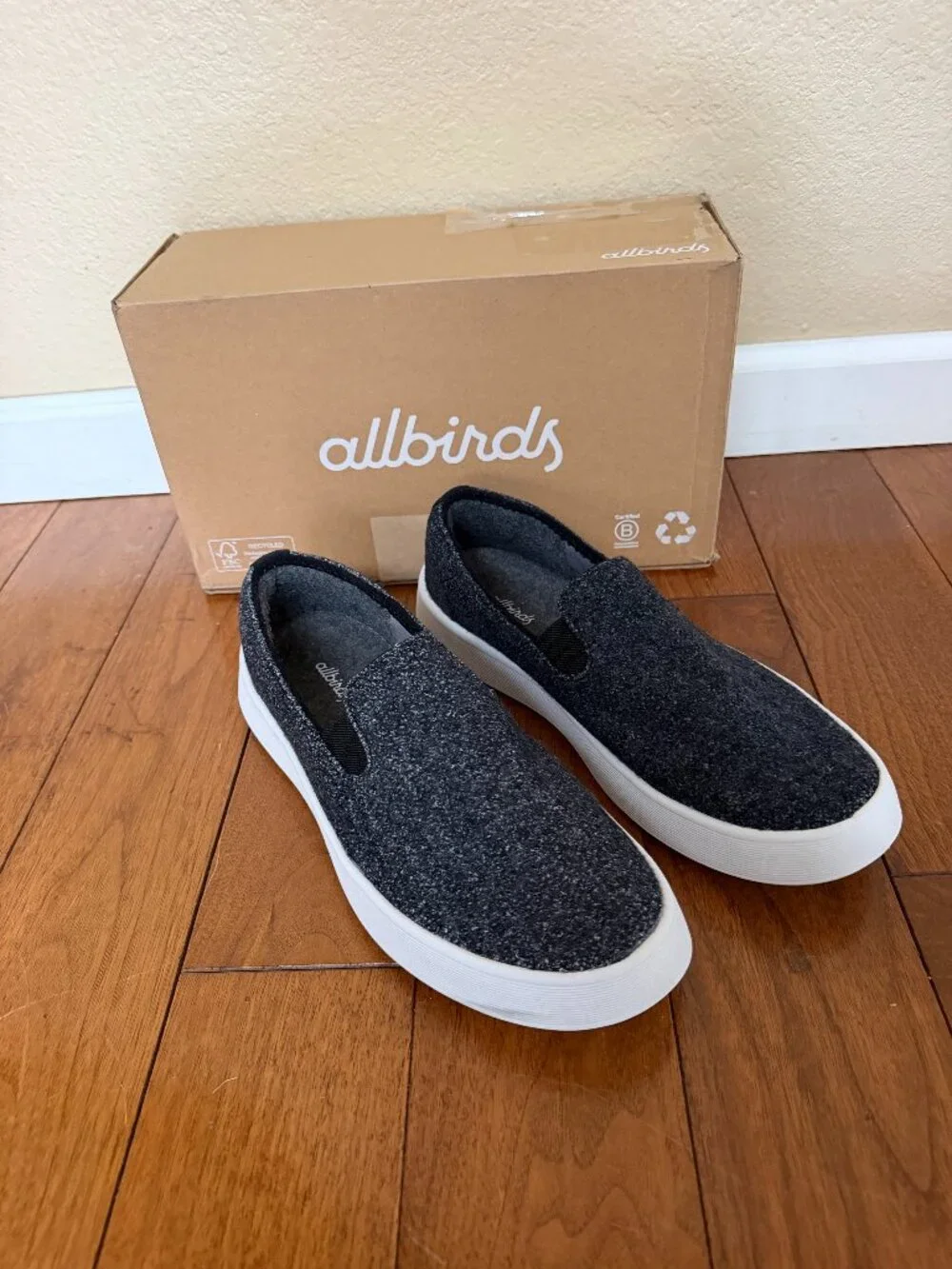 Allbirds Men’s Wool Cruiser Slip-On Shoes Dark Gray White Sole Size 9
